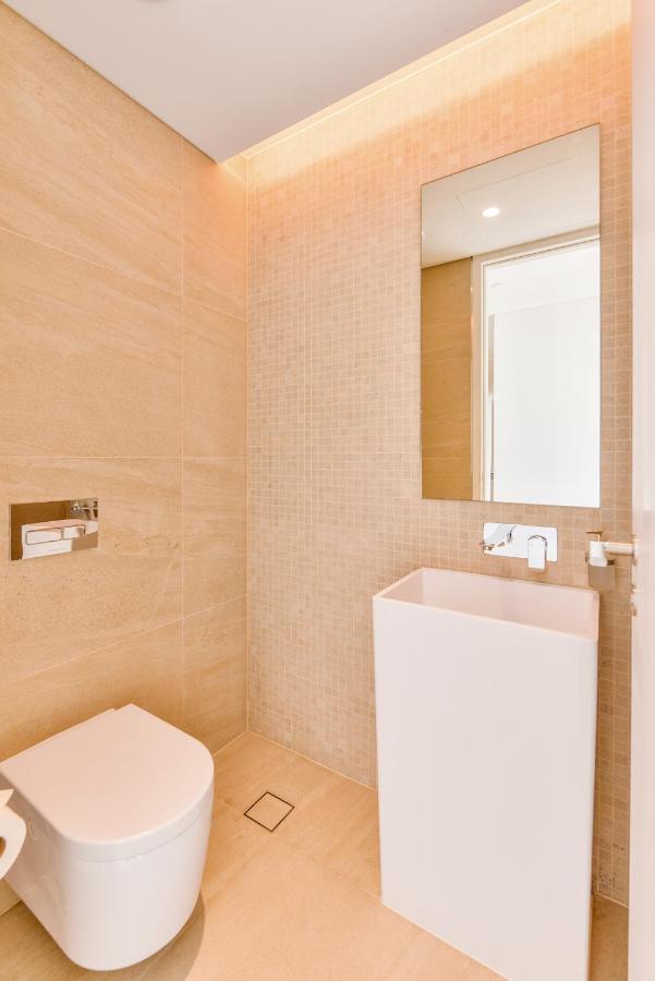 Luxe 3 Bedroom Oceanfront Apartment In The Heart Of Bluewaters Island Dubai Bagian luar foto