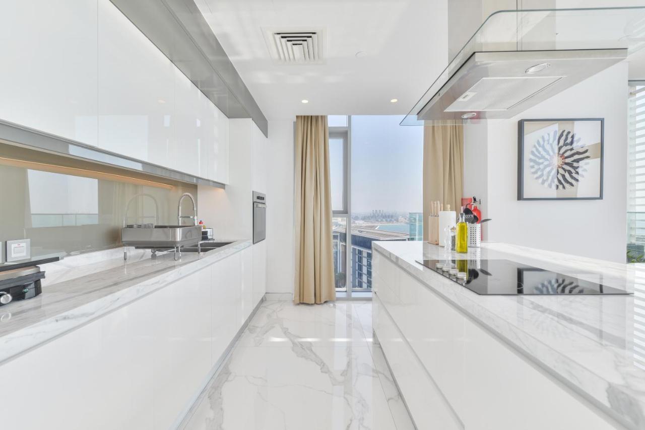 Luxe 3 Bedroom Oceanfront Apartment In The Heart Of Bluewaters Island Dubai Bagian luar foto