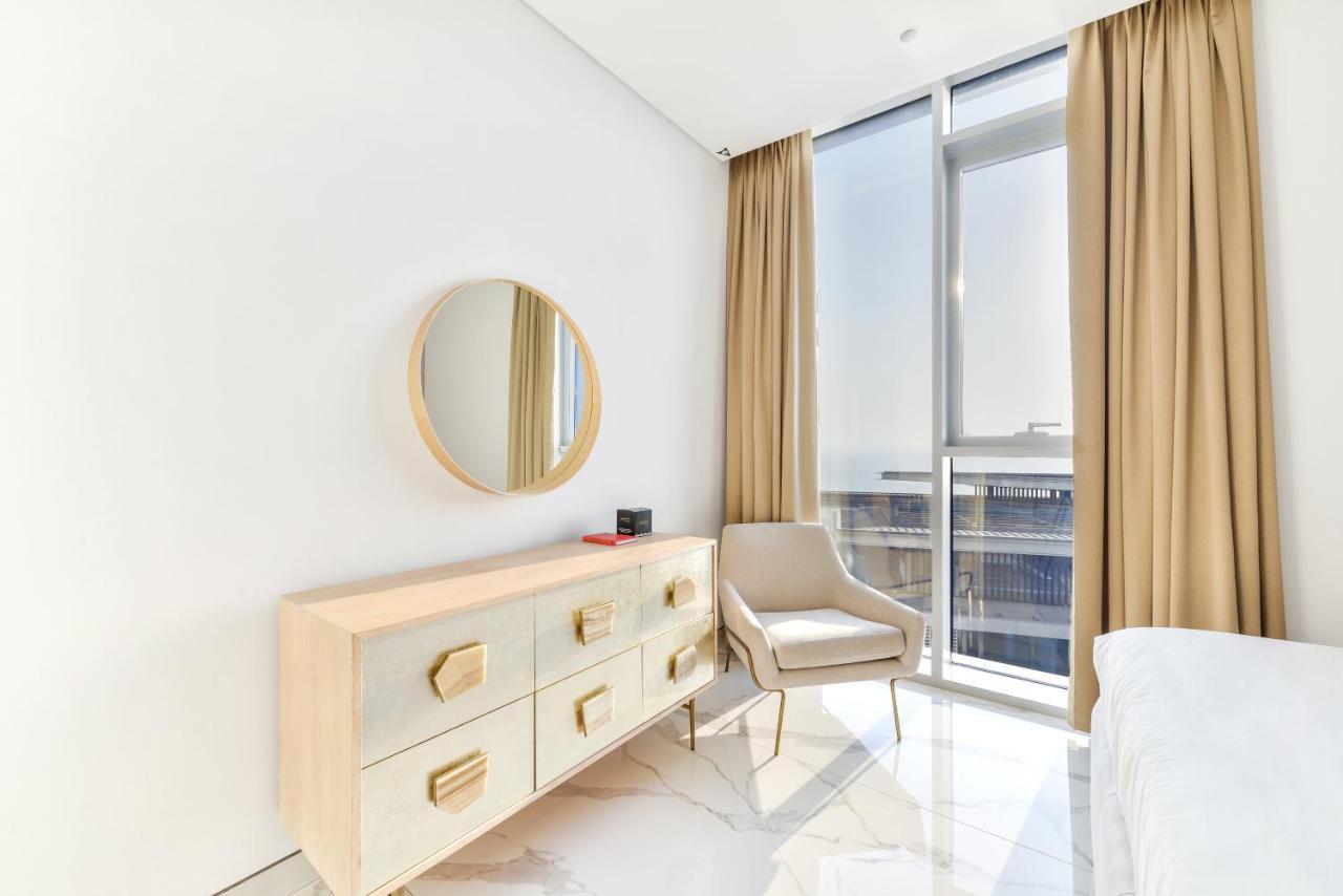 Luxe 3 Bedroom Oceanfront Apartment In The Heart Of Bluewaters Island Dubai Bagian luar foto