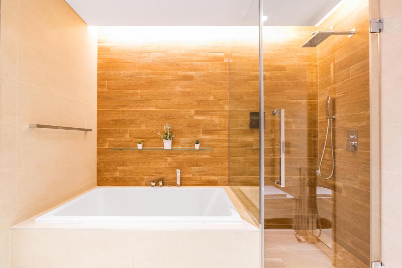 Luxe 3 Bedroom Oceanfront Apartment In The Heart Of Bluewaters Island Dubai Bagian luar foto