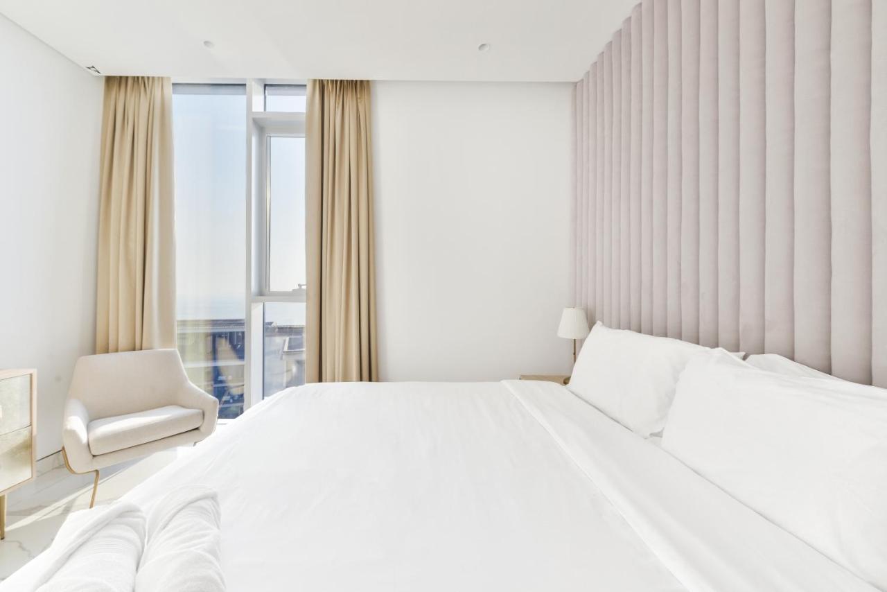 Luxe 3 Bedroom Oceanfront Apartment In The Heart Of Bluewaters Island Dubai Bagian luar foto