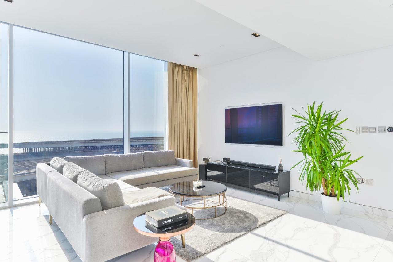 Luxe 3 Bedroom Oceanfront Apartment In The Heart Of Bluewaters Island Dubai Bagian luar foto