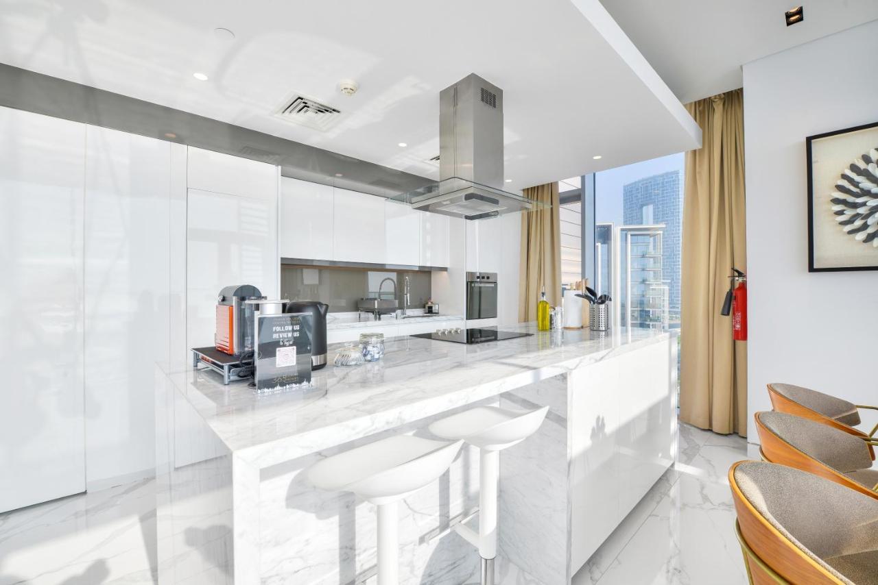 Luxe 3 Bedroom Oceanfront Apartment In The Heart Of Bluewaters Island Dubai Bagian luar foto