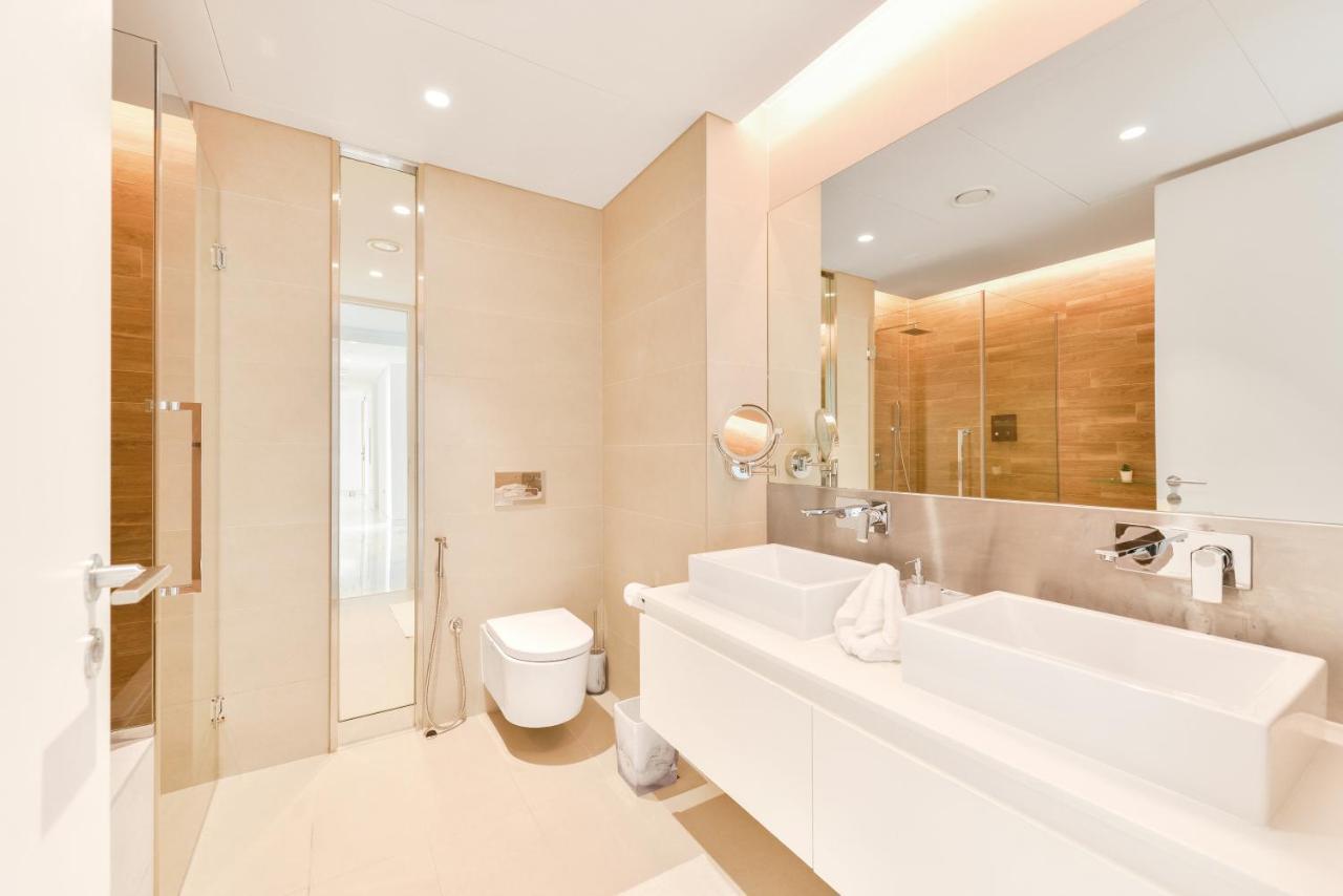 Luxe 3 Bedroom Oceanfront Apartment In The Heart Of Bluewaters Island Dubai Bagian luar foto